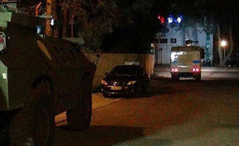 Teröristler bomba yüklü aracı patlattı