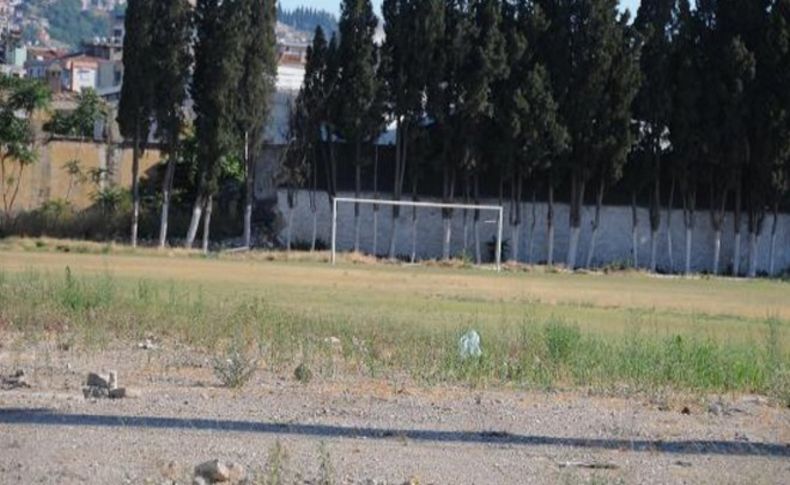 İzmir tam bir stat mezarlığı