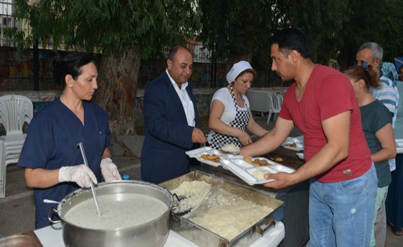 Çiğli Yenimahalle’de iftar