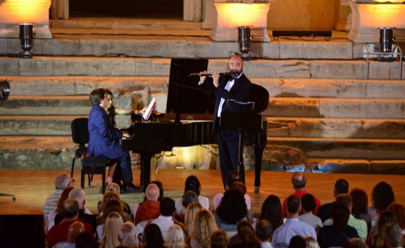 Celsus'ta Bach aşkına
