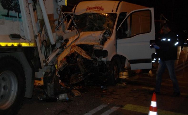 Ege'de yollar kan gölü: 5 ölü