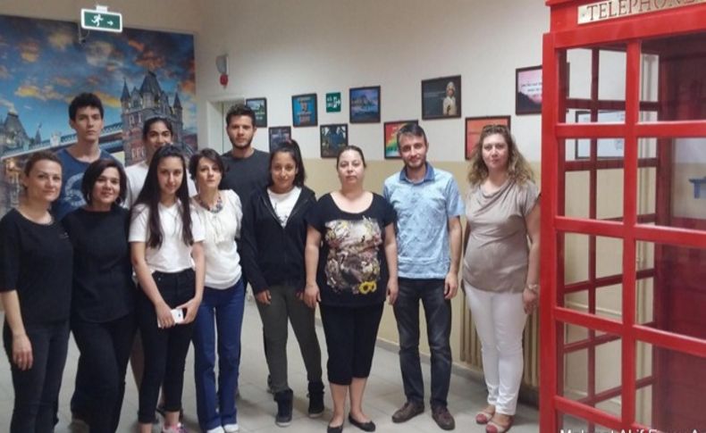 Eğitimi duvarlara taşıdılar