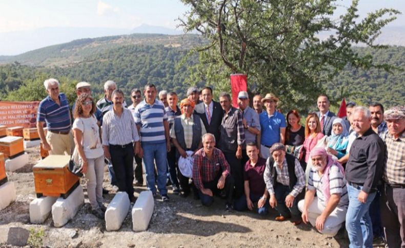Bornova'da arıcılara hem eğitim hem ekipman