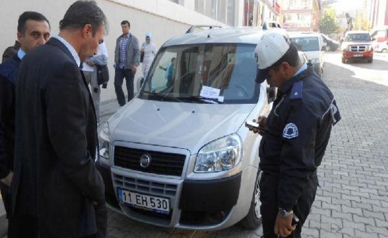 Kaputa Giren Yavru Kediyi Itfaiye Kurtardi, Vatandaş Sahiplendi
