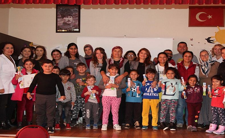 Karabağlar'da miniklere diş sağlığı eğitimi