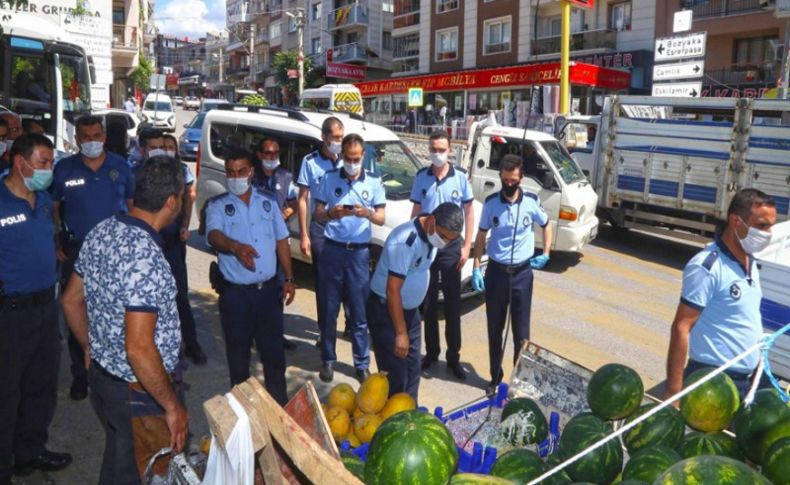 Karabağlar’da seyyar satıcılarla mücadele sürüyor!