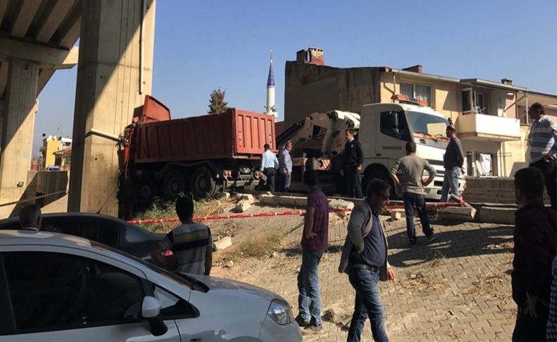 Karabağlar'da uyarı göz ardı edildi: 1 işçi feci şekilde can verdi