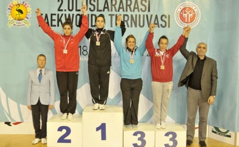 Karabağlar Taekwonda Takımı’nın büyük başarısı