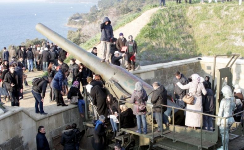 Karabağlarlı kadınlar Çanakkale’de  şehitleri andı