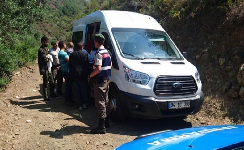 Karaburun'da 51 mülteci yakalandı