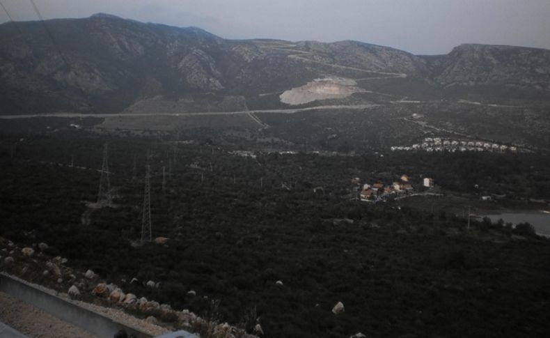 Karaburun'da taş ocağı isyanı