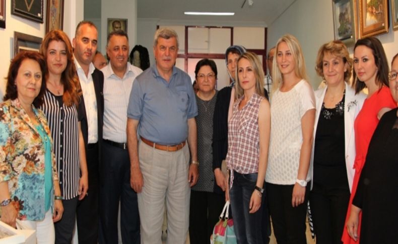 Karamürsel Sanat Galerisi'nde ebru ve kaatı sergisi