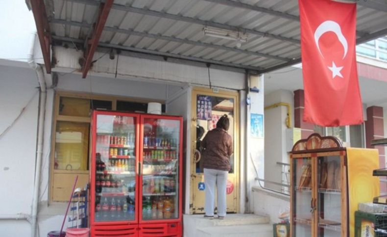 Karantinada olması gereken kadın market işletirken yakalandı