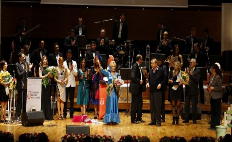 Karantinalı Despina Müzikali