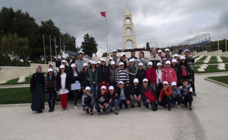 Karayaka İlköğretim Okulu, öğrencileri İstanbul ve Çanakkale'yi gezdi