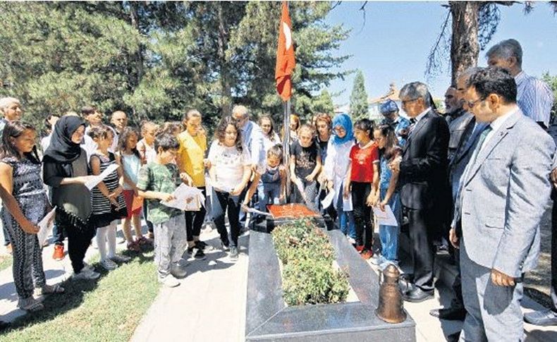 Karneleriyle şehit öğretmene koştular