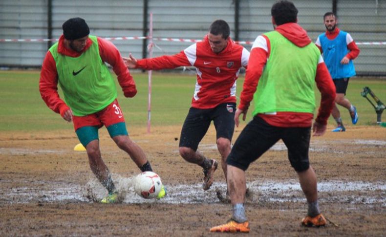 Karşıyaka Ankaragücü'ne bileniyor