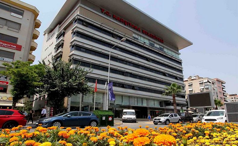Karşıyaka Belediyesi ‘kültür merkezi’ gibi!
