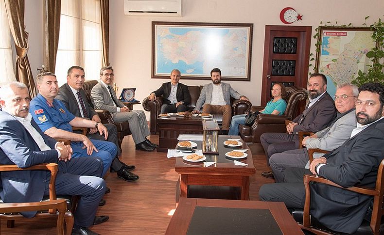 Karşıyaka'da 6 siyasi parti seçim öncesi anlaştı