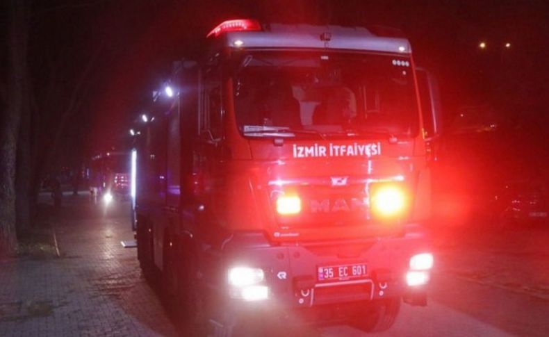 Karşıyaka'da ev yandı: 3 hafif yaralı