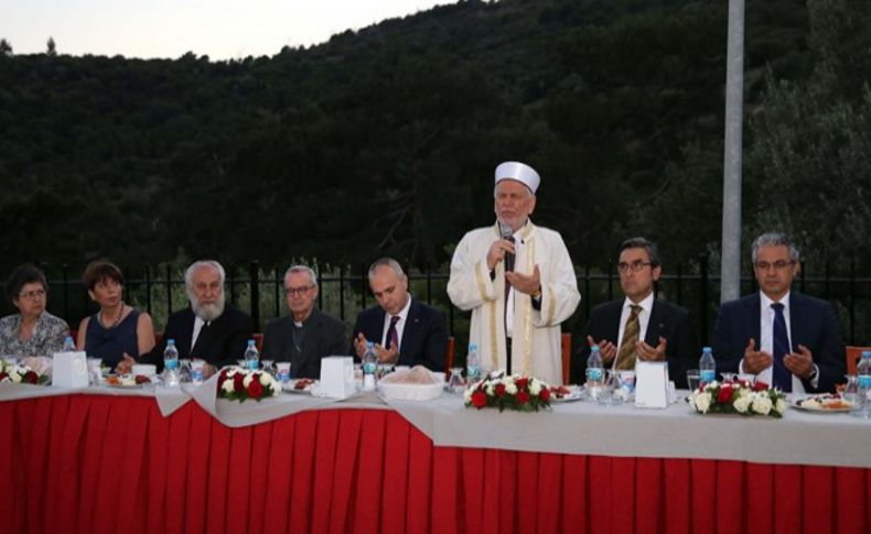 Karşıyaka'da hoşgörü iftarı