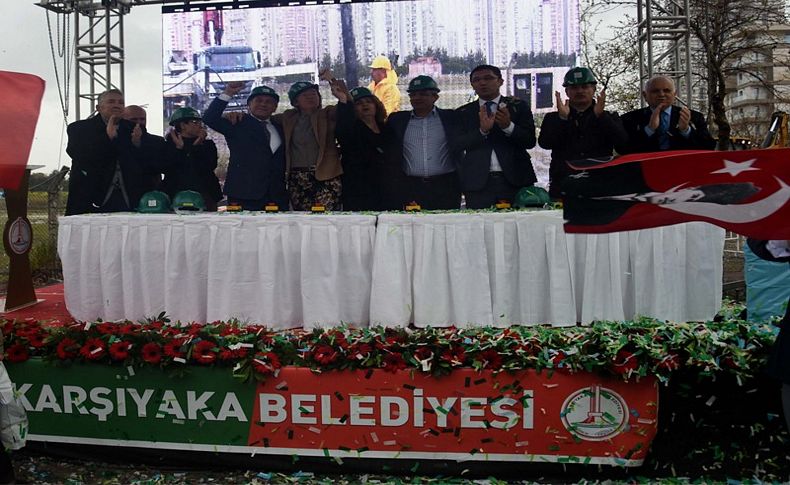 Karşıyaka'dan Aksu'ya büyük onur