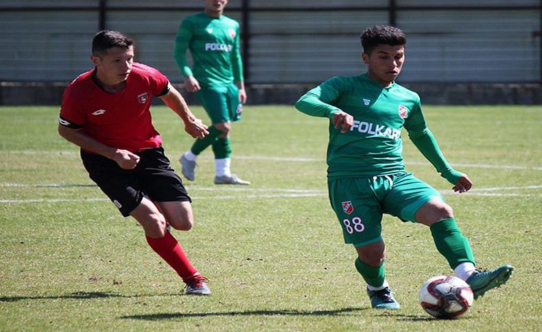 Karşıyaka'dan gençlerle iyi prova
