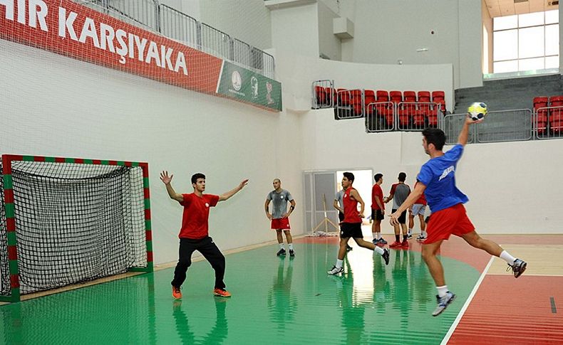 Karşıyaka’dan hentbolda çifte kupa