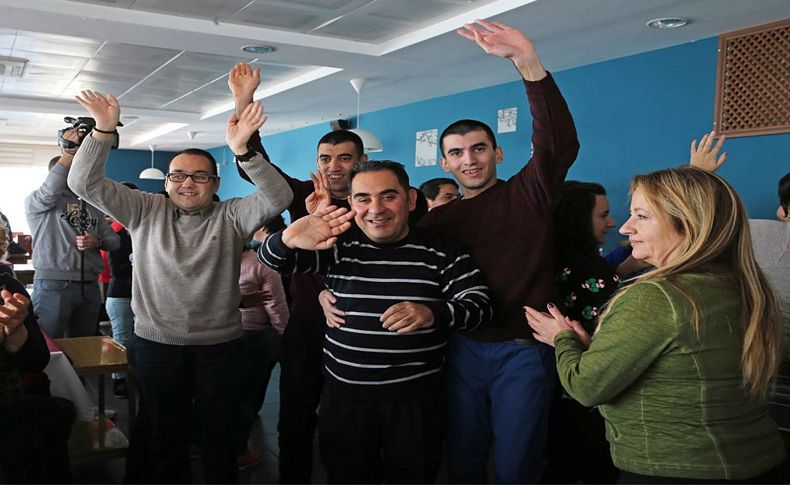 Karşıyaka’dan otizmli çocuklara destek mesajı