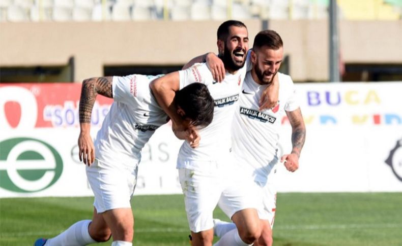 Karşıyaka lideri ağırlıyor