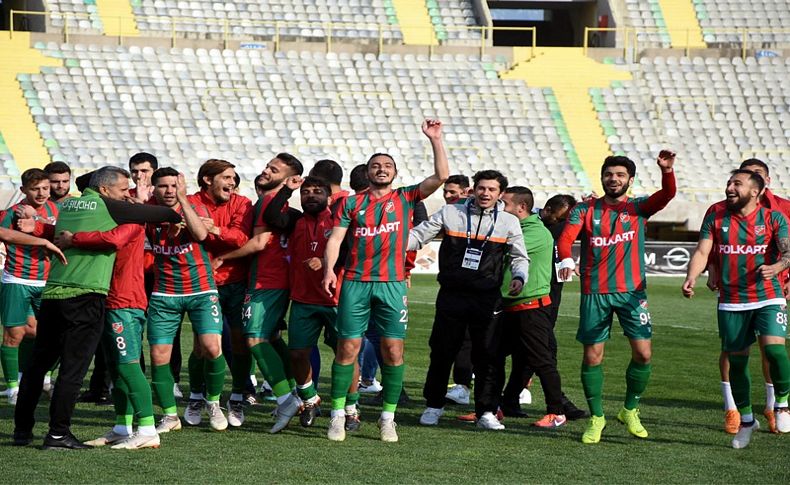 Karşıyaka Play-Off'a bileniyor