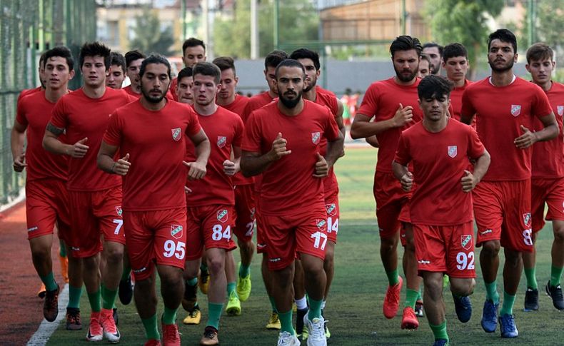 Karşıyaka sahaya indi