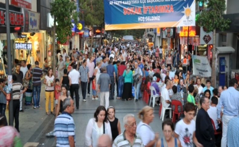 Karşıyaka Çarşı’da muhteşem iftar