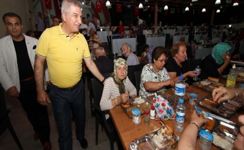 Karşıyaka iftarda buluştu