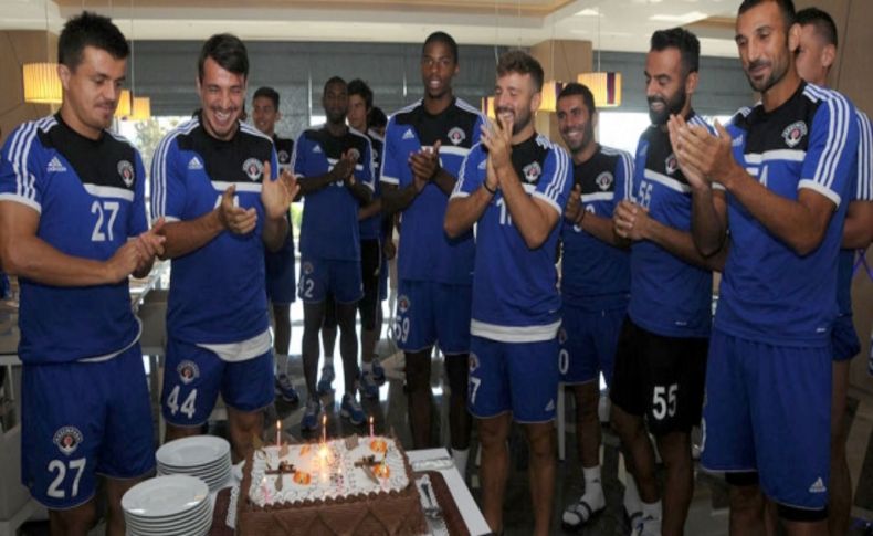 Kasımpaşa'da Volkan'a sürpriz doğum günü