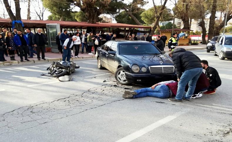 Kasksız motosikletli kazada ağır yaralandı