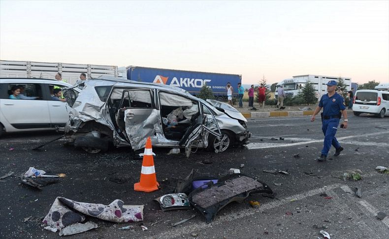 Katliam gibi kaza: Kamyonu terk edip kaçtı!