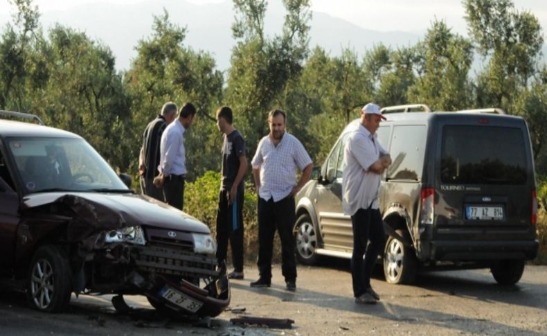 Kavşakta ölümden döndüler