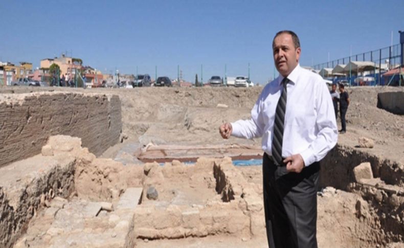 Kaymakam Göç, harfiyat çalışmasında bulunan antik kenti gezdi