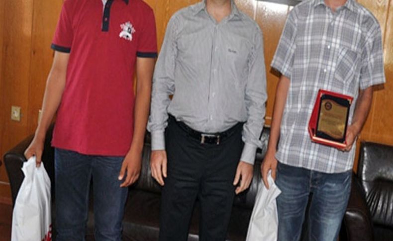 Kaymamak Güldibi, duyarlı gençleri ödüllendirdi