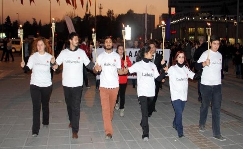Kayseri'de Chp’Li Gençlerden 'saygi Nöbeti'