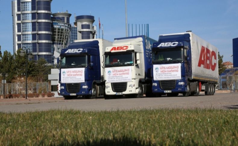 Kayseri’den Suriyeliler için üç TIR yardım malzemesi
