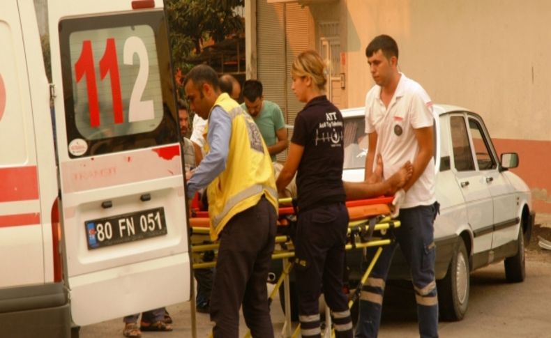 Kaza yapan motosiklet sürücüsünü taktığı kask kurtardı