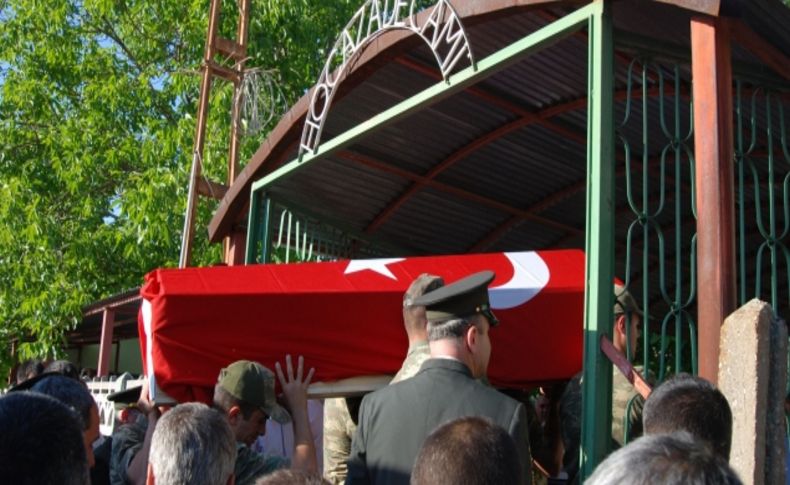 Kazayla hayatını kaybeden asker, son yolculuğuna uğurlandı
