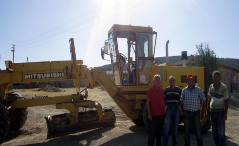 Keçiborlu'da bozulan yollar asfaltlanıyor
