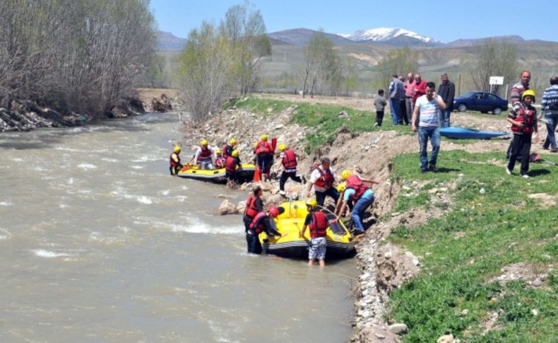 Kelkit'te 2. rafting şenliği yapıldı