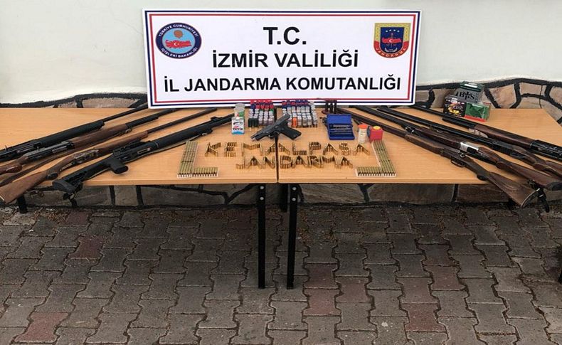 Kemalpaşa'da ruhsatsız silah operasyonu