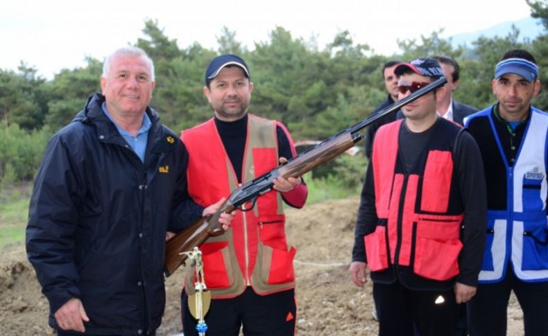 Kemalpaşa'da trap turnuvası nefes kesti