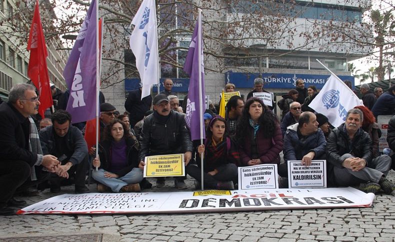 KESK'ten Konak Meydanı'nda oturma eylemi