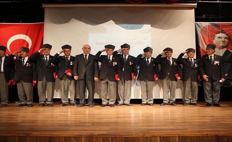 Kıbrıs’ta ilk Türk Bayrağı’nı açan gaziler Karşıyaka’da buluştu